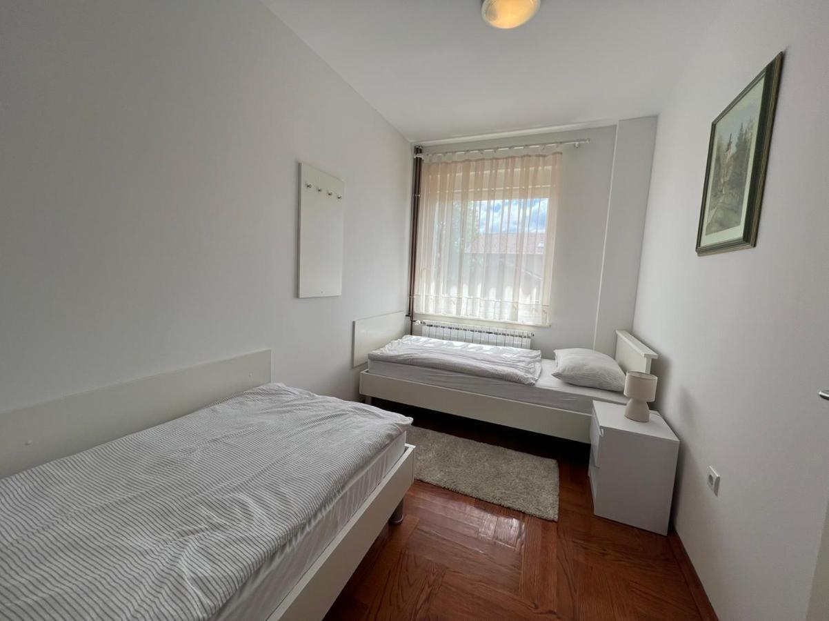 Apartmani Nova Karlovac Εξωτερικό φωτογραφία