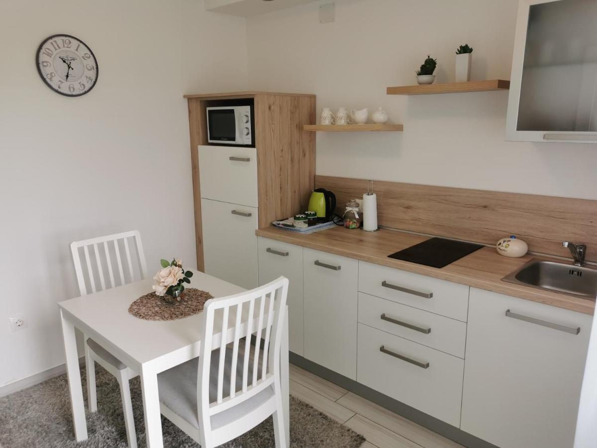 Apartmani Nova Karlovac Εξωτερικό φωτογραφία