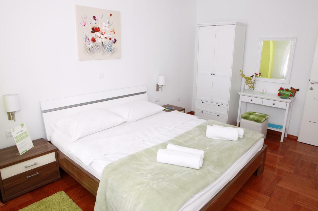 Apartmani Nova Karlovac Εξωτερικό φωτογραφία